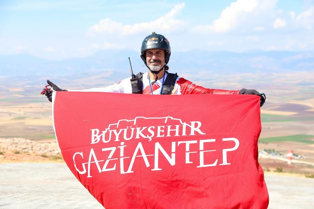 Gaziantep te gökyüzü şenliği: ilk yamaç paraşütü festivali başladı