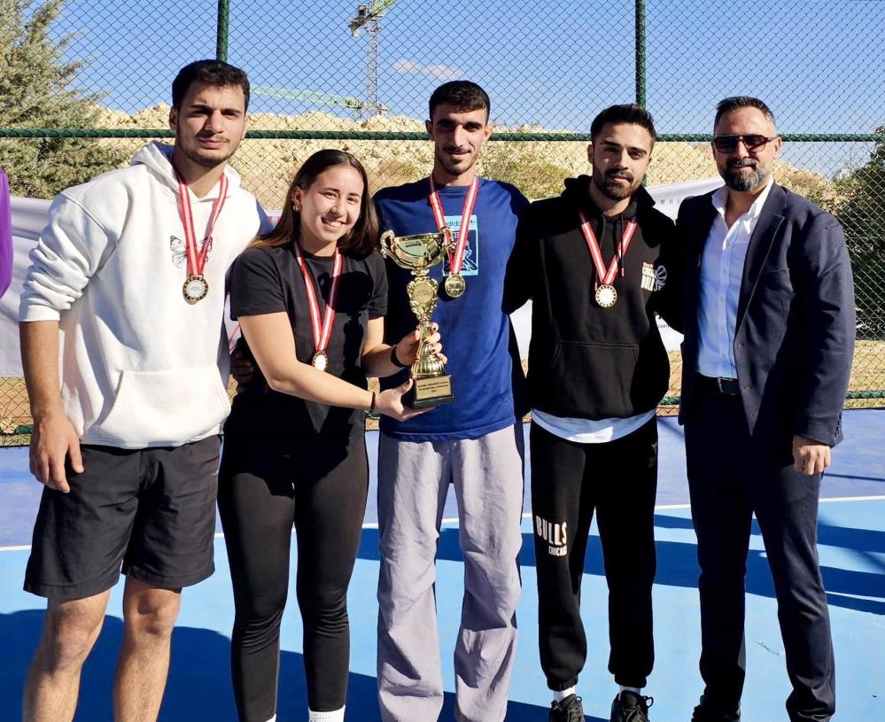 Cumhuriyet Bayramı etkinlikleri kapsamında GAÜN’de basketbol turnuvası düzenlendi