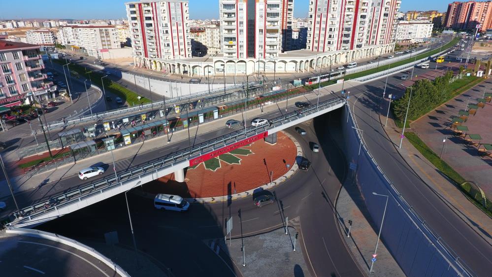 Gaziantep Büyükşehir’den 10 yılda 15 katlı kavşak