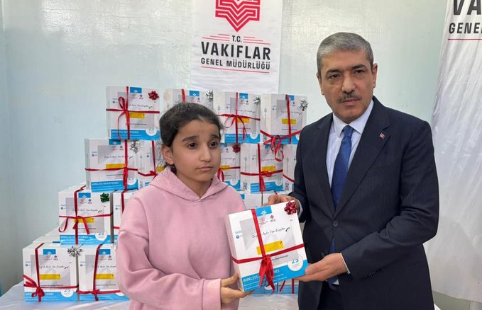 Gaziantep’te görme engelli öğrencilere kulaklık jesti