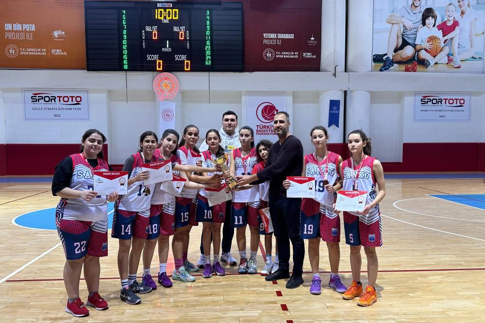 SANKO Okulları basketbolda şampiyon oldu