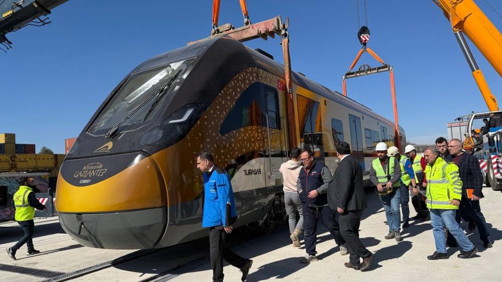 GAZİRAY’da milli gurur: İlk yerli tren seti raylarda