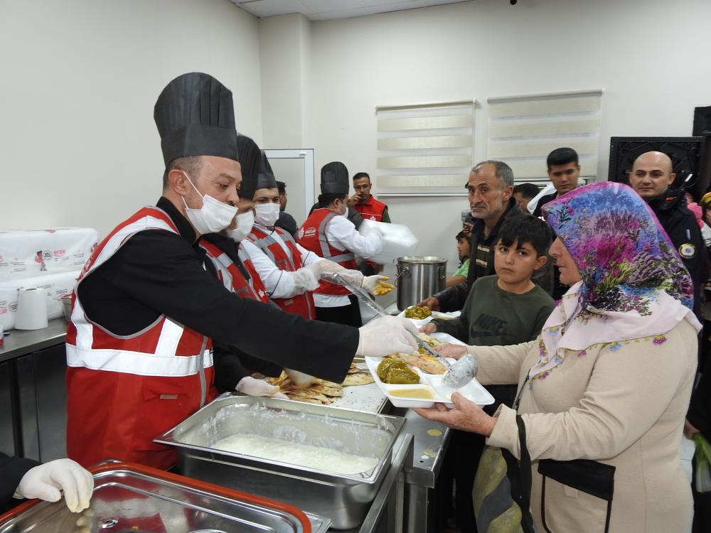 Gaziantep Vakıflar Bölge Müdürlüğünden günde 3 bin kişiye iftar